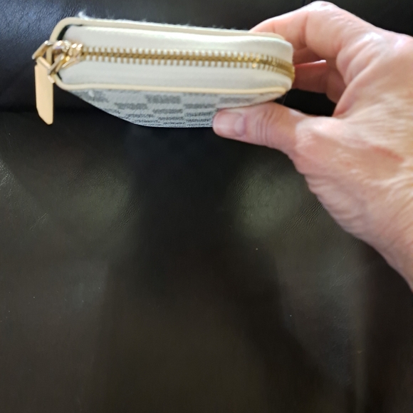 Checkered Wallet - Picture 4 of 8